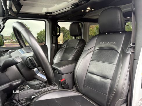 Used 2020 Jeep Wrangler Unlimited Sahara AWD/4WD image 7