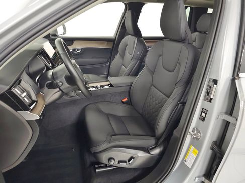 Certified 2026 Volvo XC90 B6 Plus AWD/4WD image 19