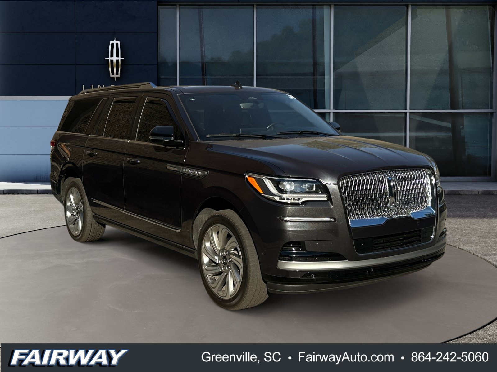 Used 2024 Lincoln Navigator L Reserve AWD/4WD image 4