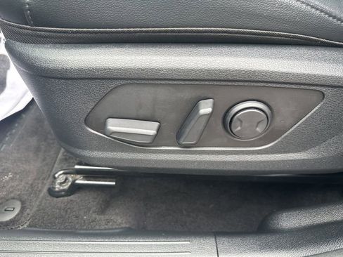 Used 2025 Kia Sportage EX FWD image 17