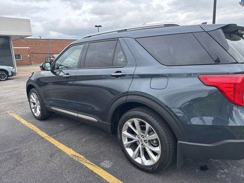 Used 2023 Ford Explorer Platinum w/ Technology Package AWD/4WD image 2