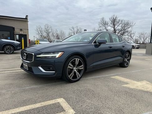 Used 2020 Volvo S60 T6 Inscription image 3