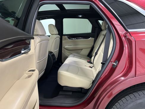 Used 2017 Cadillac XT5 Luxury w/ Driver Awareness Package AWD/4WD image 29