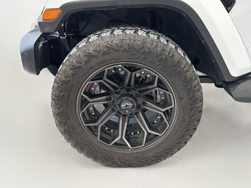 Used 2024 Jeep Wrangler Sahara w/ Technology Group image 27