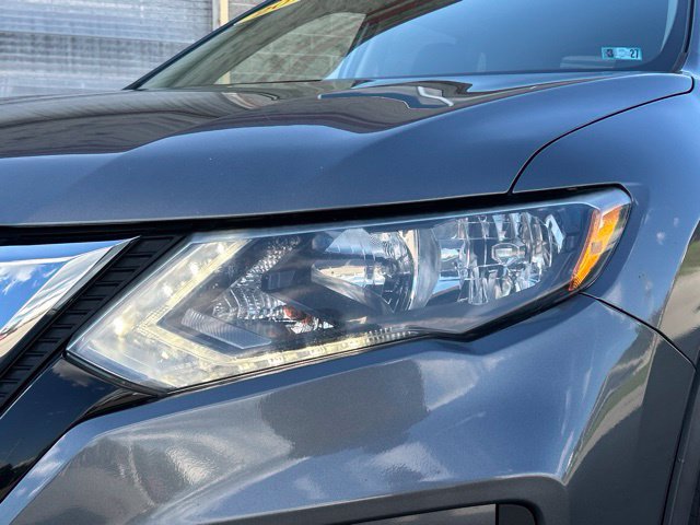 Used 2018 Nissan Rogue SV AWD/4WD image 10