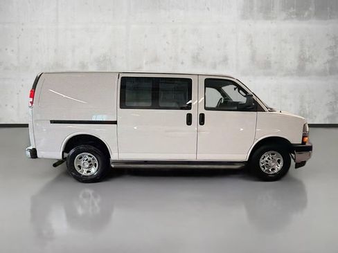 Used 2019 Chevrolet Express 2500 w/ Driver Convenience Package image 4