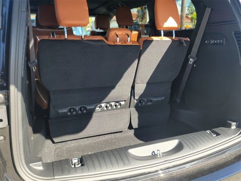 New 2026 Chrysler Pacifica Pinnacle image 12