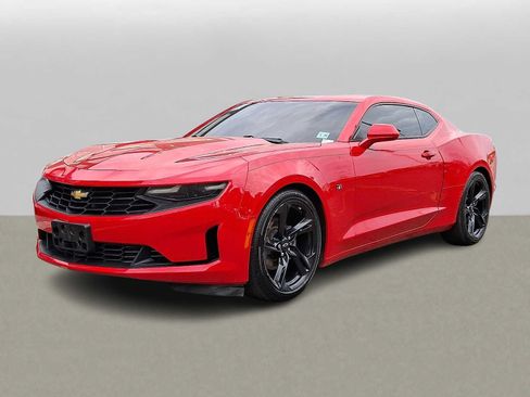 Used 2021 Chevrolet Camaro LT RWD image 1