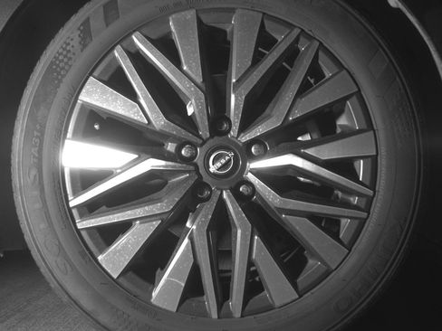 Used 2025 Nissan Altima 2.5 SV image 13