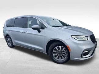 Used 2023 Chrysler Pacifica Touring-L 360° Tour