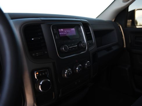 Used 2018 RAM 1500 Express image 17