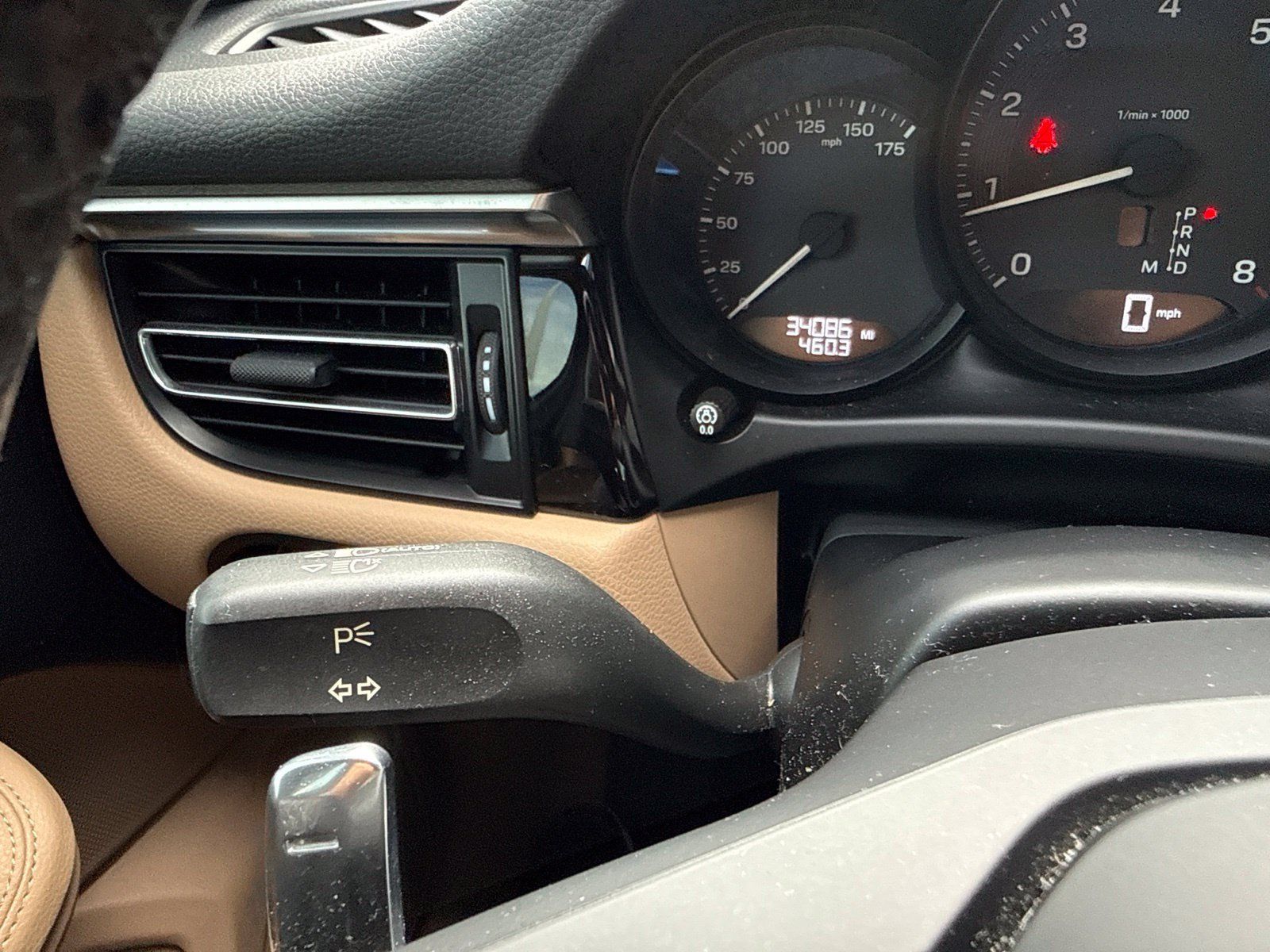 Used 2023 Porsche Macan Turbo AWD/4WD image 34