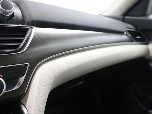 Used 2018 Honda Accord LX image 34