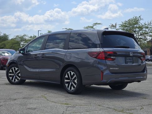 Certified 2025 Honda Odyssey EX-L image 17