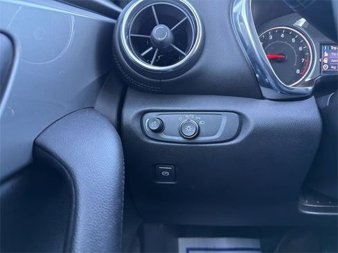 Used 2019 Chevrolet Blazer LT image 18