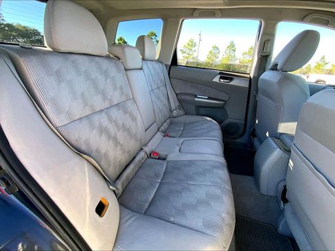 Used 2010 Subaru Forester 2.5X Premium image 18
