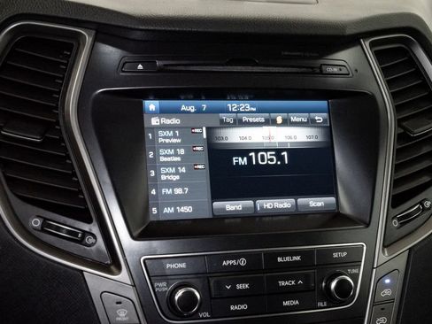 Used 2018 Hyundai Santa Fe SE w/ SE Premium Package 02 AWD/4WD image 16