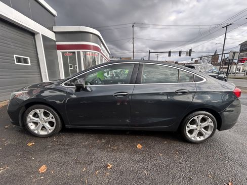 Used 2018 Chevrolet Cruze Premier image 5