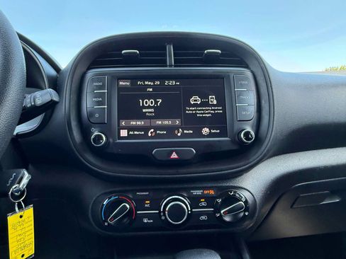 Used 2025 Kia Soul LX w/ LX Technology Package FWD image 20