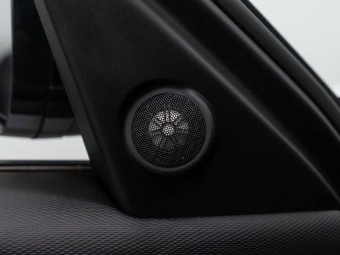 Used 2024 Land Rover Discovery Dynamic SE image 58