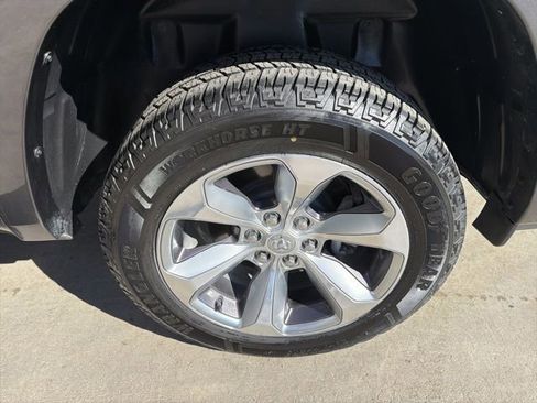 Used 2020 RAM 1500 Limited image 32