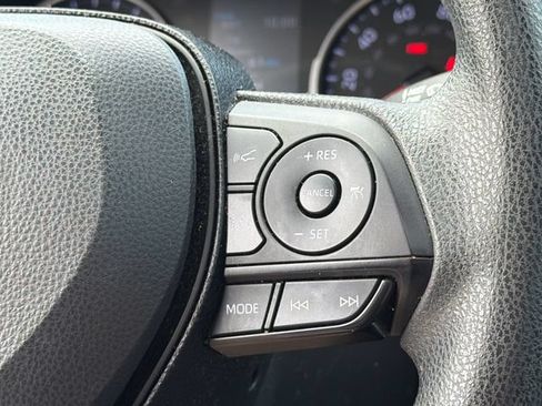 Used 2019 Toyota RAV4 XLE w/ Convenience Package FWD image 22