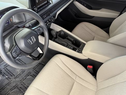 Used 2025 Honda Accord SE image 10