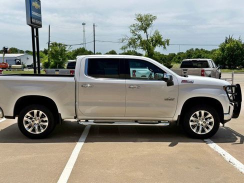 Used 2019 Chevrolet Silverado 1500 LTZ AWD/4WD image 6