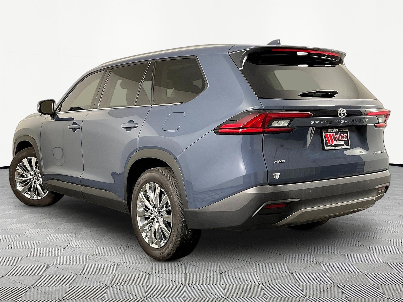 Used 2026 Toyota Grand Highlander AWD image 4