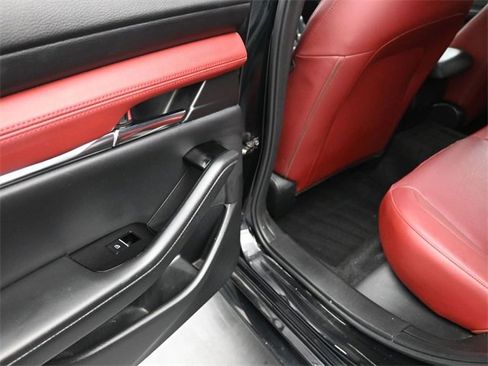Used 2024 MAZDA MAZDA3 Hatchback w/ Appearance Package image 18