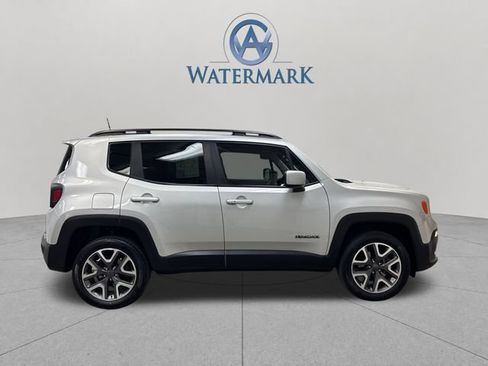 Used 2018 Jeep Renegade Latitude AWD/4WD image 7