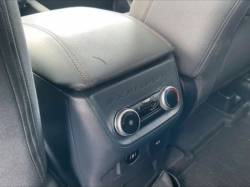 Certified 2025 Ford Explorer Active AWD/4WD image 34