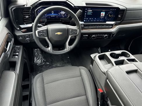 Used 2025 Chevrolet Silverado 1500 LT image 18