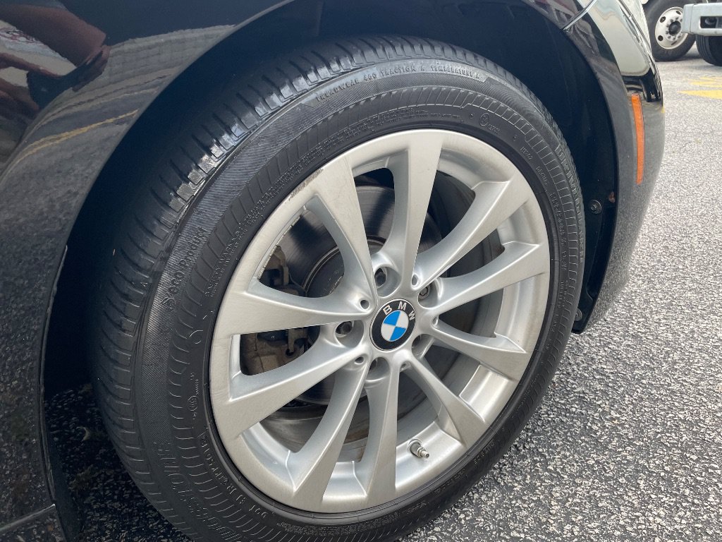 Used 2016 BMW 320i Sedan RWD image 14