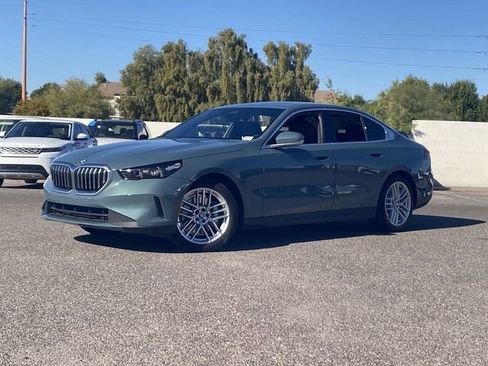 Certified 2025 BMW 530i image 2