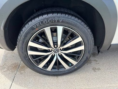 Used 2023 Nissan Pathfinder Platinum w/ Cargo Package AWD/4WD image 14