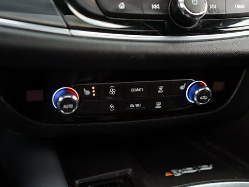 Used 2022 Buick Enclave Essence w/ Experience Buick Package image 15