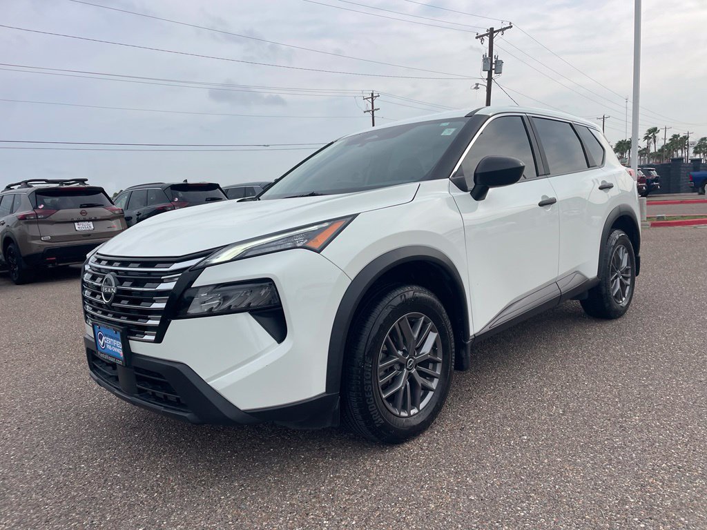 Certified 2025 Nissan Rogue S FWD image 3