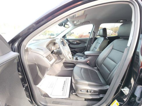 Used 2024 GMC Terrain SLT image 29