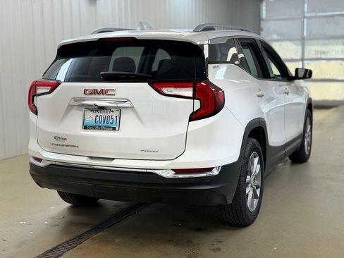 Used 2022 GMC Terrain SLT w/ Infotainment Package II AWD/4WD image 5