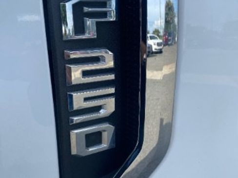 Used 2022 Ford F250 XL w/ Power Equipment Group AWD/4WD image 19