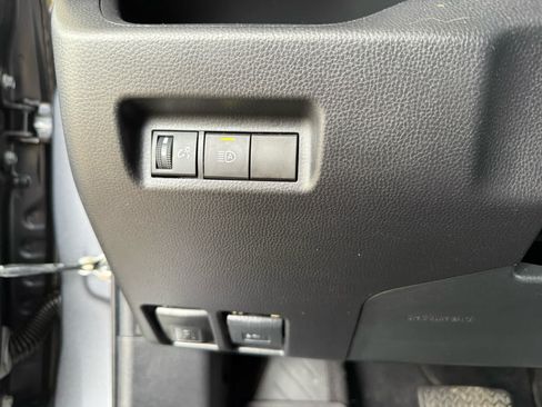 Used 2022 Toyota RAV4 XLE AWD/4WD image 13