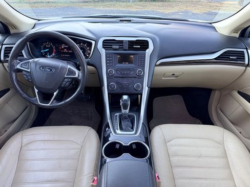 Used 2015 Ford Fusion SE w/ Equipment Group 202A image 18