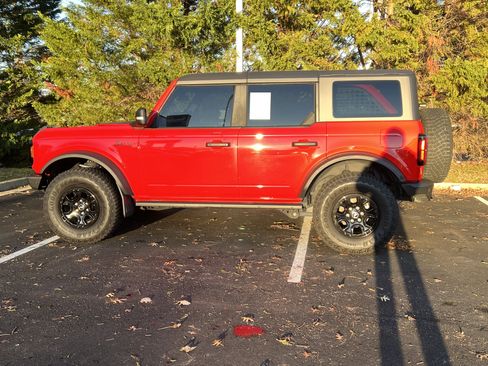 Used 2023 Ford Bronco Wildtrak image 7