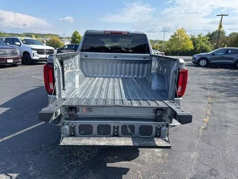 Used 2025 GMC Sierra 1500 SLT image 16