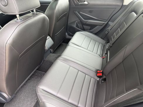 Certified 2024 Volkswagen Jetta SE FWD image 23