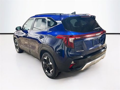 Used 2024 Kia Seltos EX image 5