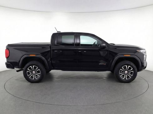 Used 2024 GMC Canyon AT4 w/ AT4 Premium Package image 8