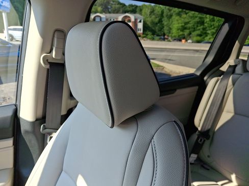 Certified 2025 Honda Odyssey Touring image 17