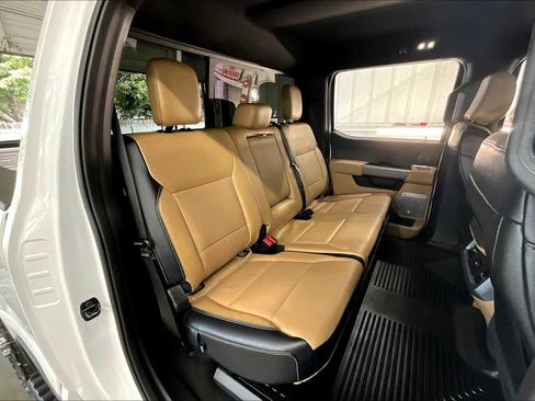 Used 2024 Ford F350 Lariat image 29